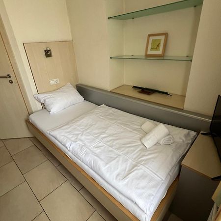 Hotel Pfaelzer Hof Enkenbach-Alsenborn エクステリア 写真