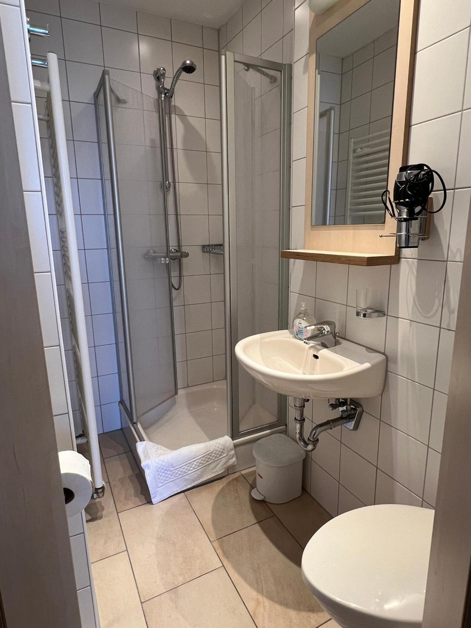 Hotel Pfaelzer Hof Enkenbach-Alsenborn エクステリア 写真
